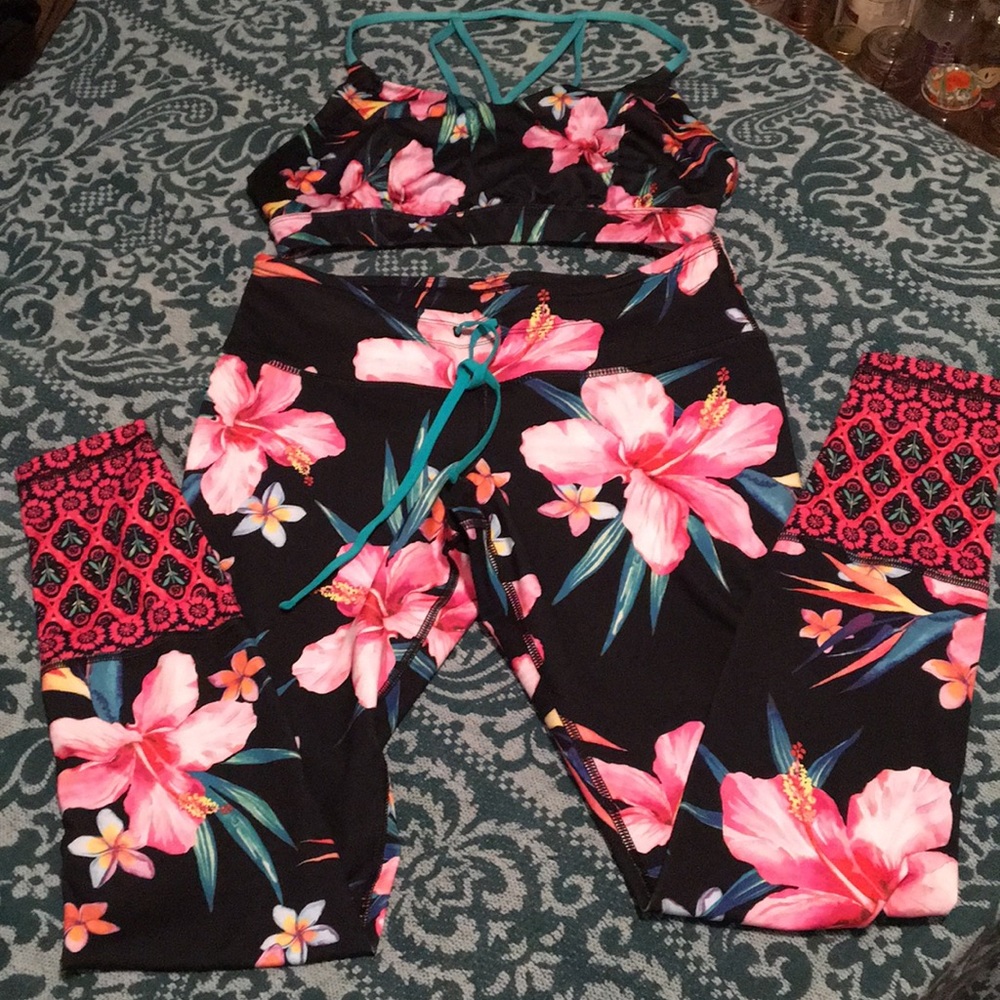 Old Navy Floral Petit Workout Leggings & Sportsbra